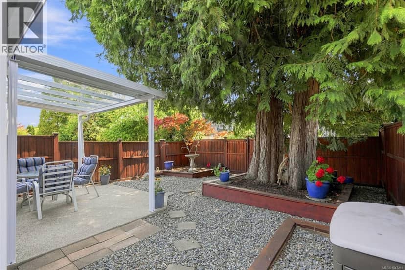 7 144 Fourth Ave E, Qualicum Beach, photo 8