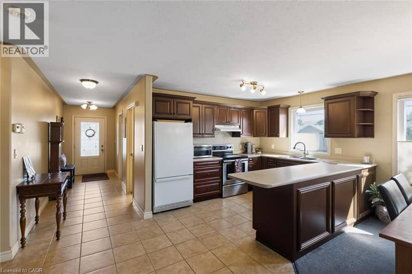2 MILLCROFT Drive — photo 12 of 38