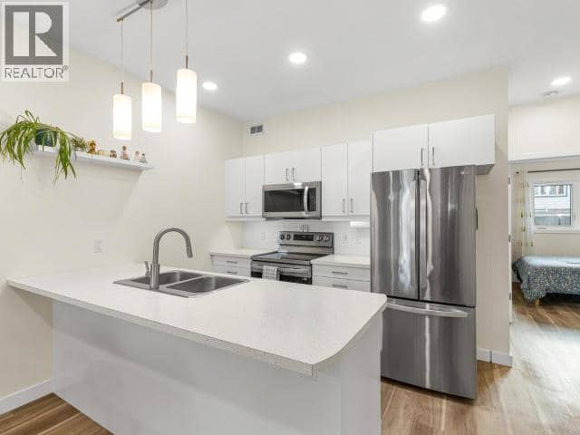 109-2009 Centennial Street — photo 12 of 18