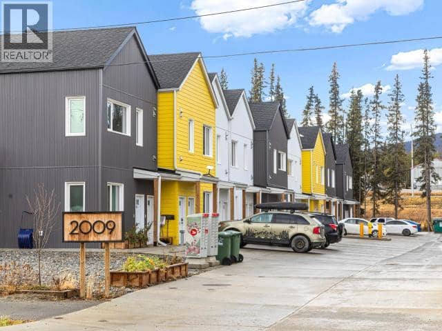 109-2009 Centennial Street, Whitehorse, photo 2