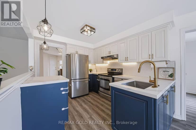 43 Golden Meadow Road — photo 12 of 40