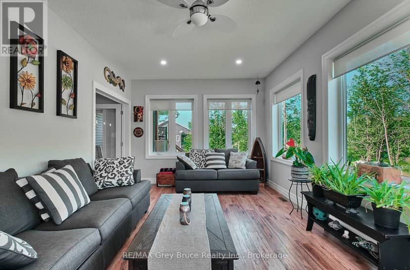 350293 A Concession — photo 10 of 40