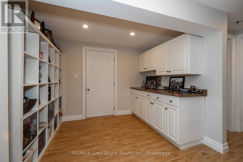350293 A Concession — photo 31 of 40