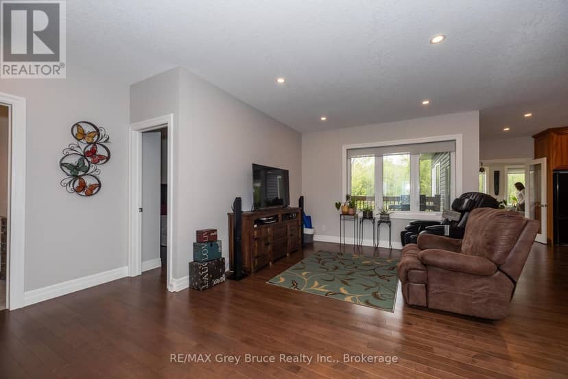 350293 A Concession — photo 9 of 40