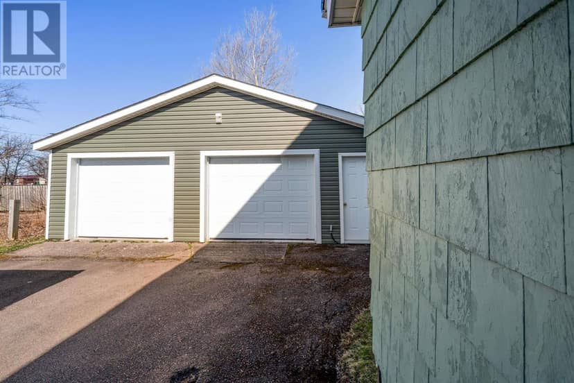 8 Robie Street — photo 10 of 40