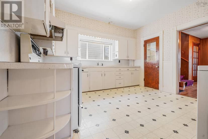 8 Robie Street — photo 15 of 40