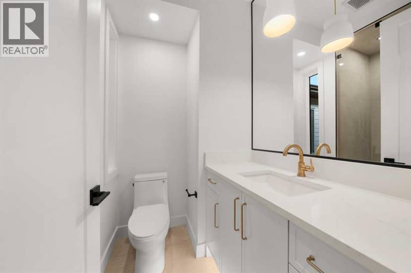 5104 21 Avenue NW — photo 18 of 22