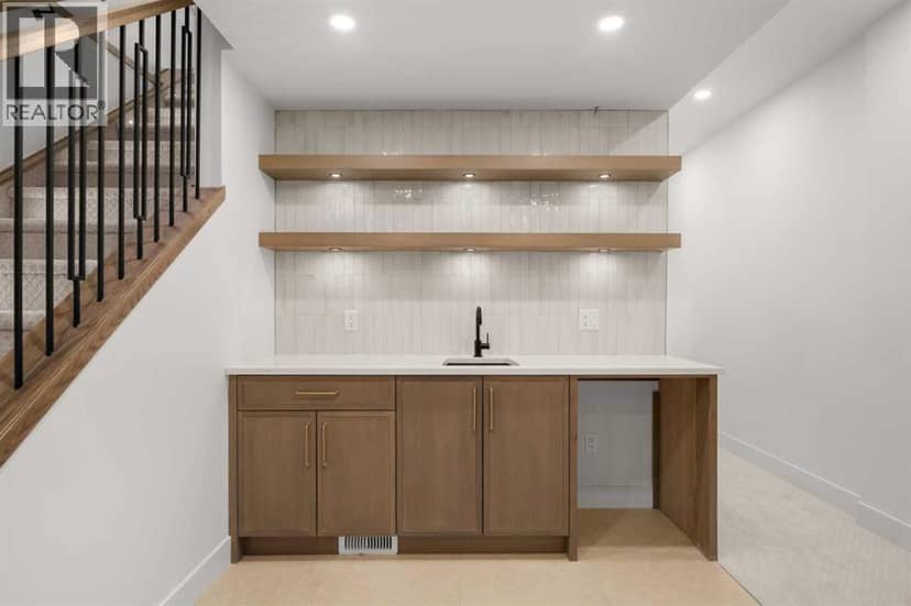 5104 21 Avenue NW — photo 22 of 22