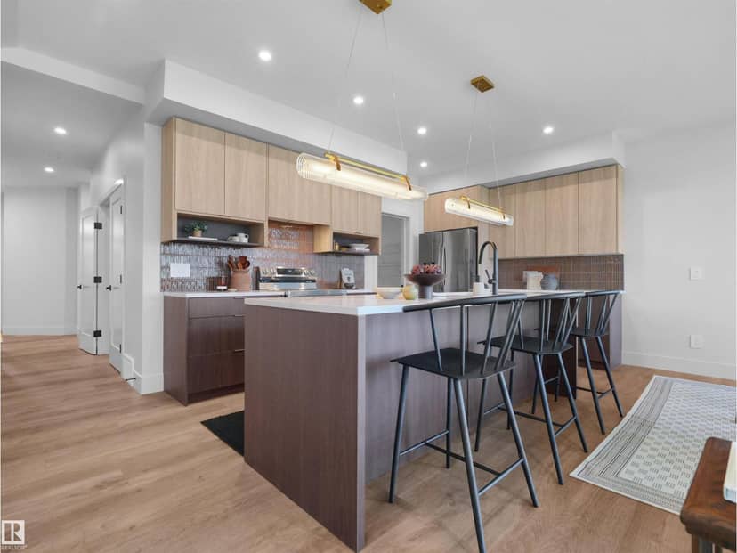 8295 Kiriak LO SW, Edmonton