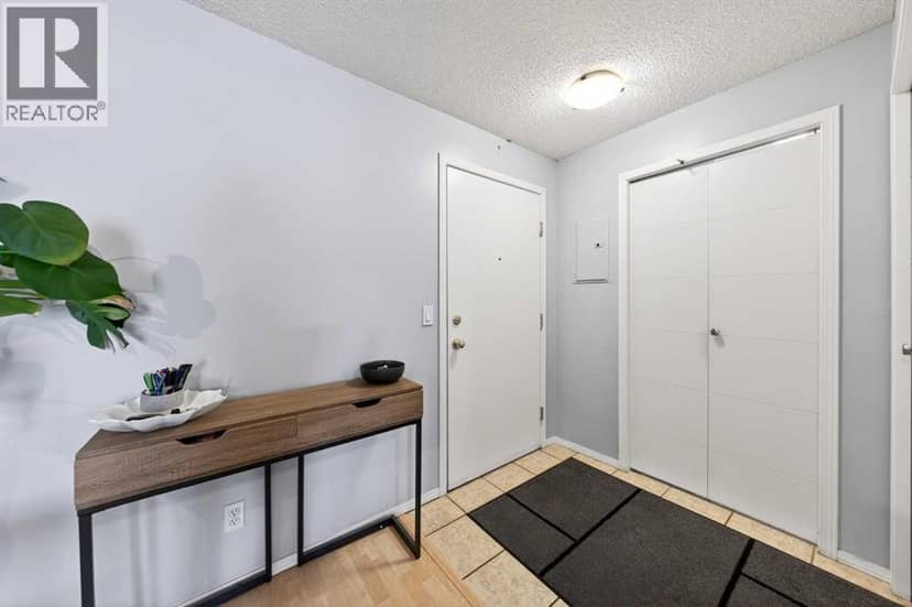 206, 2000 Citadel Meadow Point NW, Calgary, photo 4
