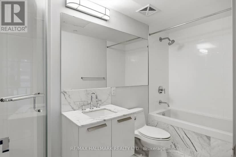 1811 - 57 St Joseph Street — photo 16 of 38