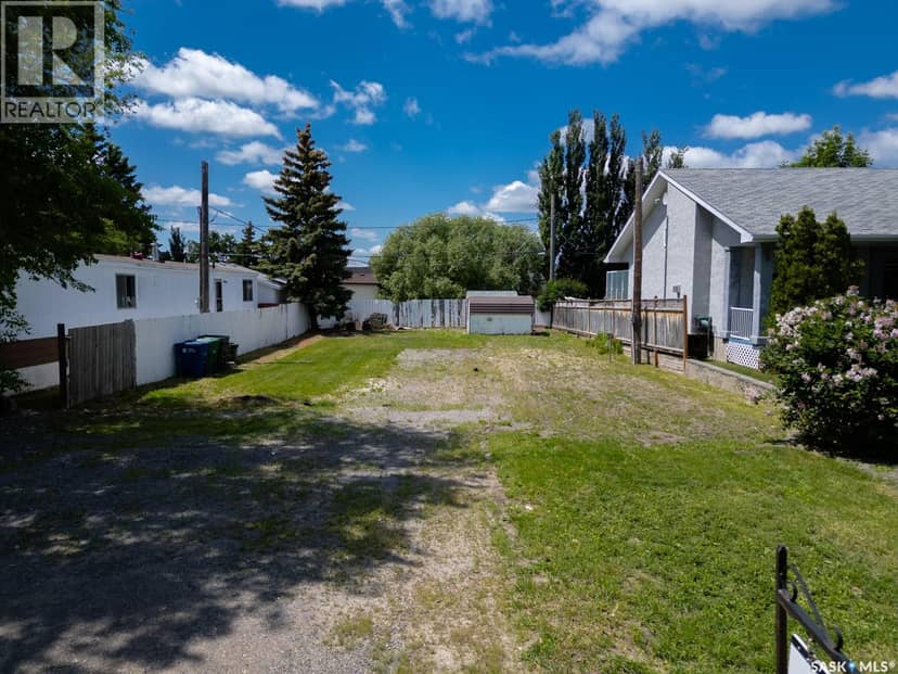 334 Hawkes STREET — photo 3 of 10