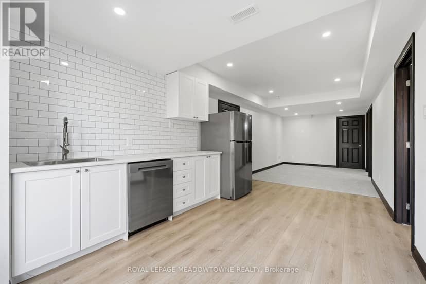 8 J B Robson Court — photo 38 of 40