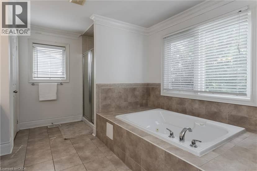 2194 BERWICK Drive — photo 20 of 33