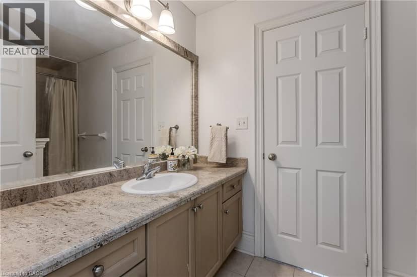 2194 BERWICK Drive — photo 23 of 33