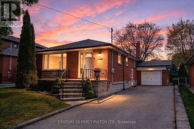 32 Bromton Drive, Toronto, photo 2