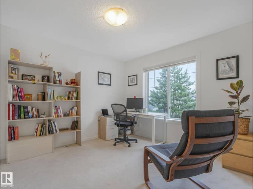 167 Hayward Cr NW — photo 23 of 40