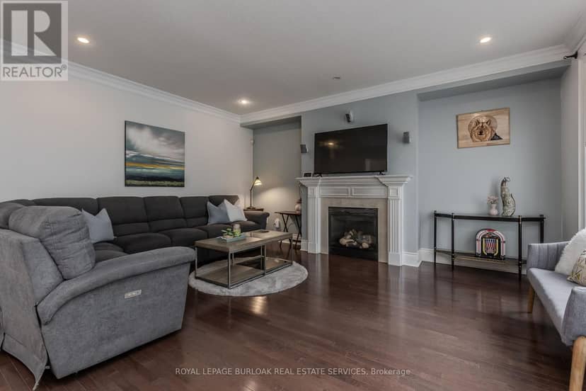2194 Berwick Drive — photo 12 of 33