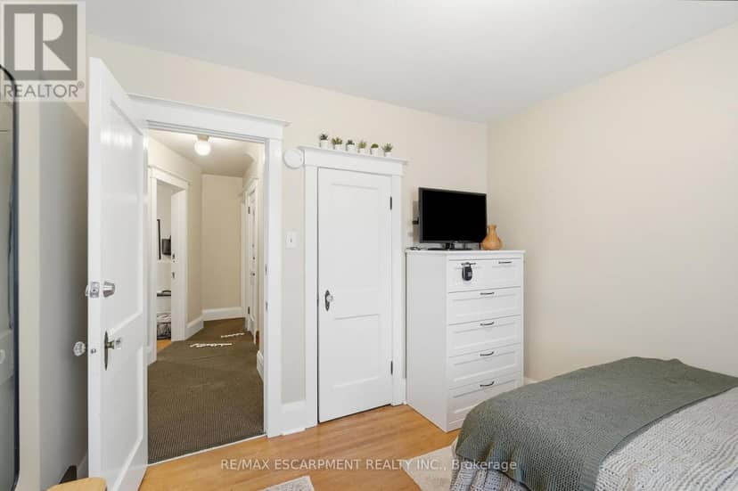 44 Dalewood Crescent — photo 14 of 30