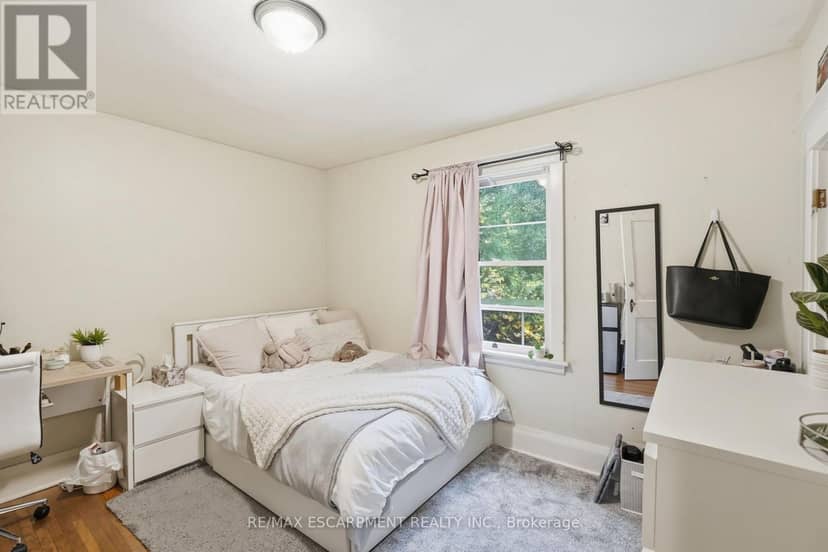 44 Dalewood Crescent — photo 17 of 30