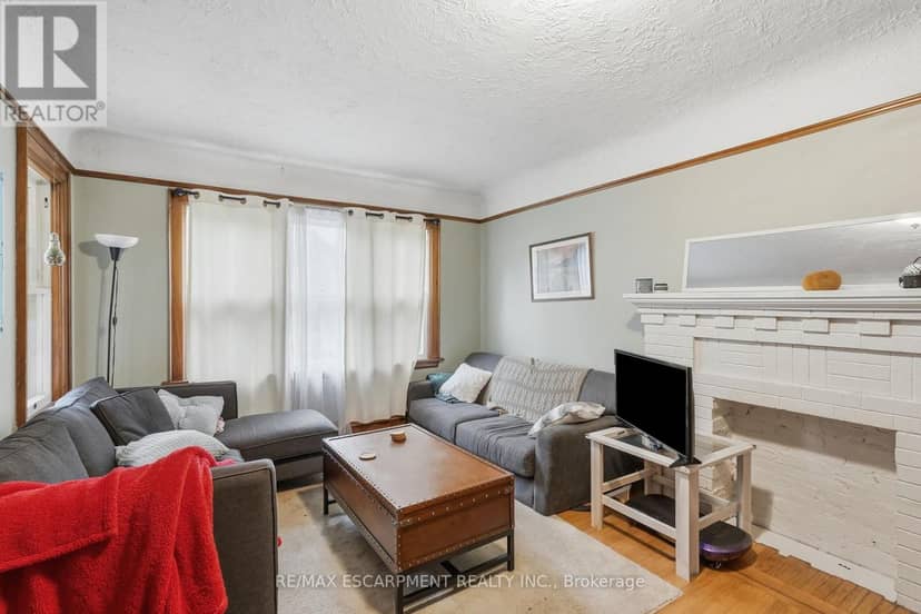 44 Dalewood Crescent — photo 5 of 30