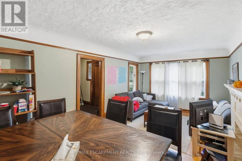 44 Dalewood Crescent — photo 7 of 30