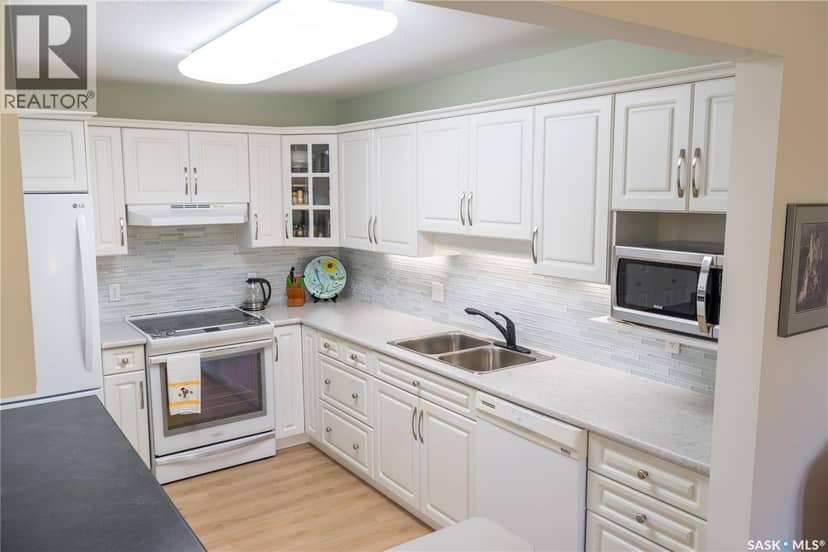 324 305 Pinehouse DRIVE — photo 11 of 24