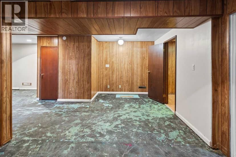 5605 47A Avenue — photo 21 of 32