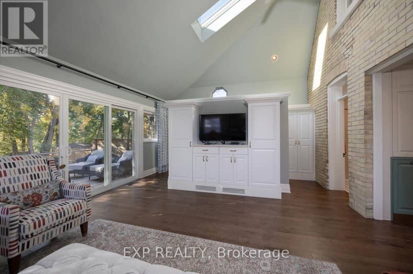4105 Catherine Street — photo 15 of 40
