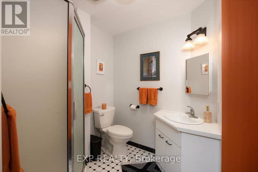4105 Catherine Street — photo 20 of 40
