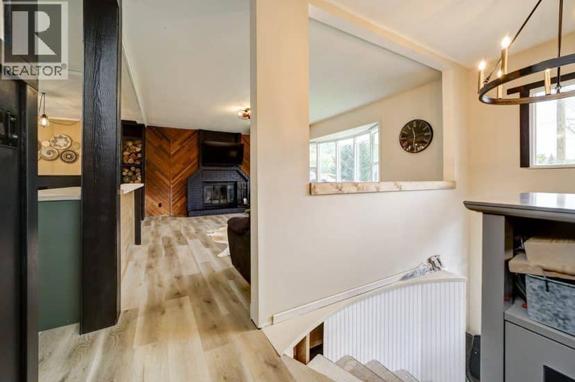 609 230 Street, Hillcrest, photo 5