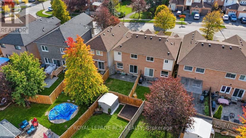 105 Hanton Crescent — photo 35 of 40