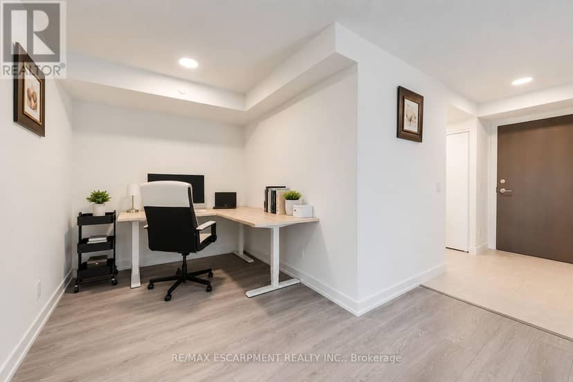 309 - 10 Wilby Crescent — photo 9 of 14