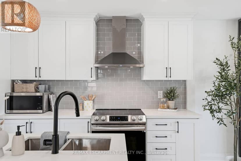 117 West 5th Street, Hamilton, photo 5