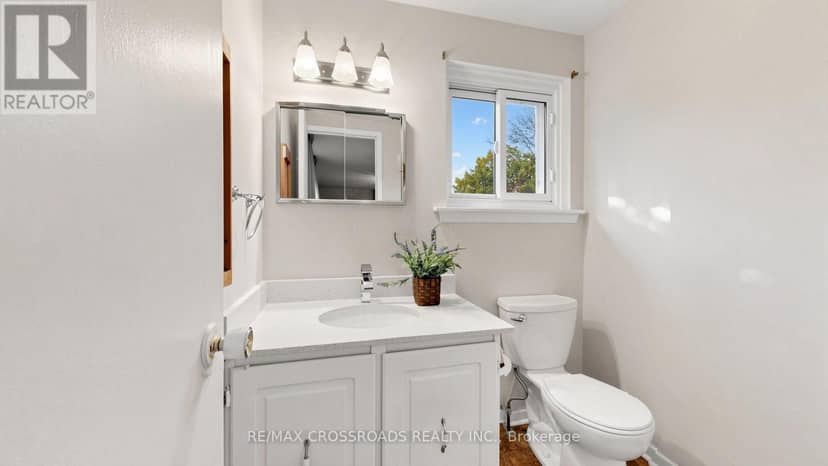 27 Hagerman Boulevard — photo 19 of 34