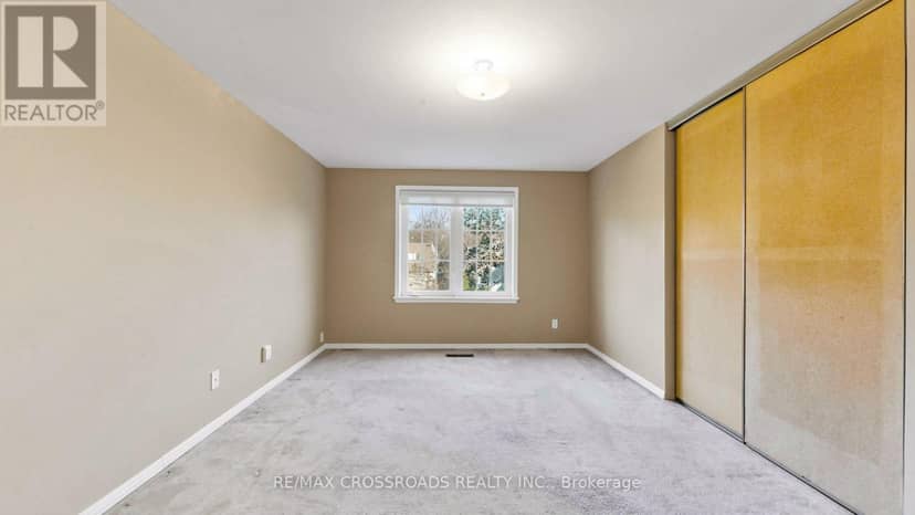27 Hagerman Boulevard — photo 20 of 34