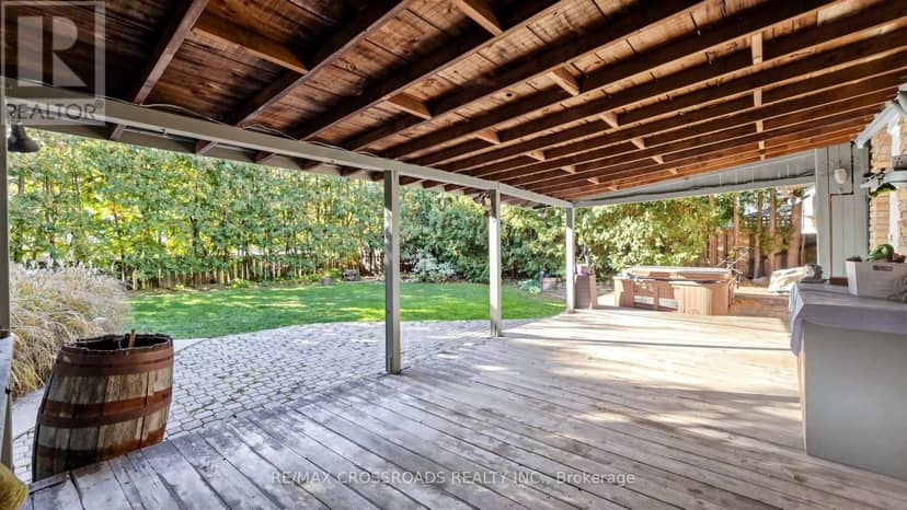 27 Hagerman Boulevard — photo 24 of 34