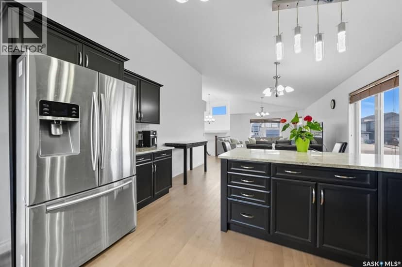 455 Hastings CRESCENT — photo 15 of 40
