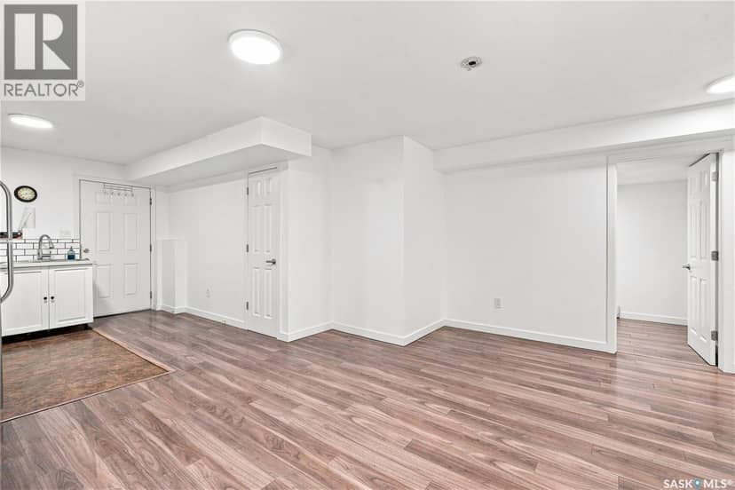 455 Hastings CRESCENT — photo 32 of 40