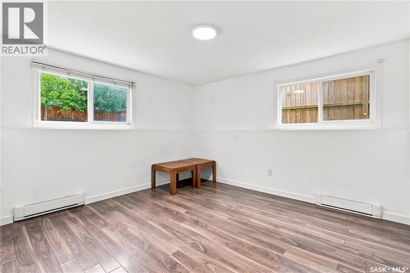 455 Hastings CRESCENT — photo 36 of 40