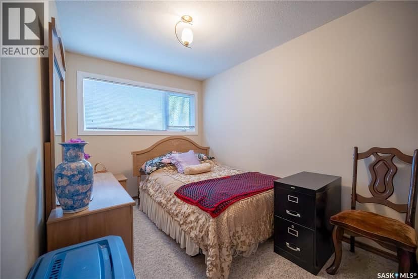 108 Tupper AVENUE — photo 19 of 39