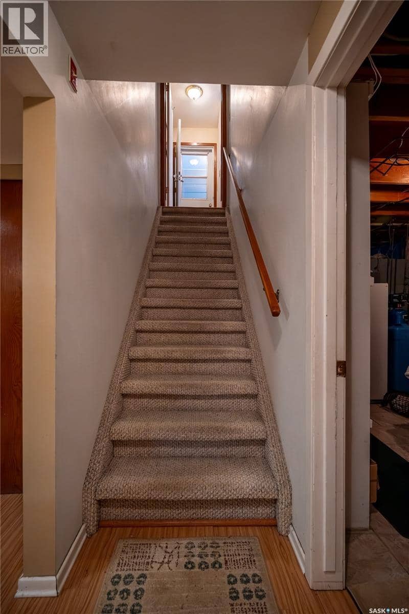 108 Tupper AVENUE — photo 25 of 39