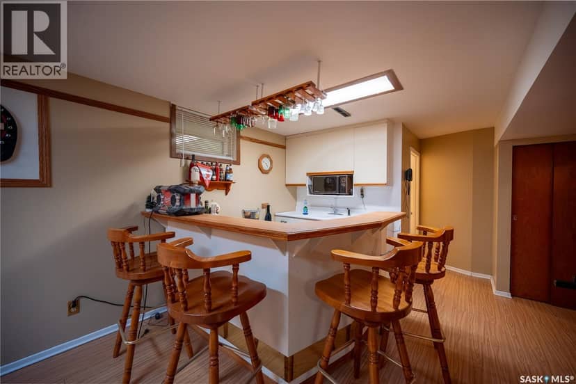 108 Tupper AVENUE — photo 27 of 39