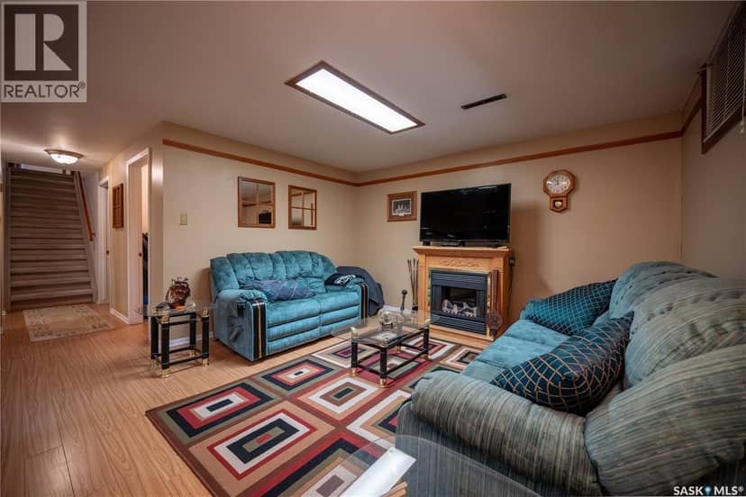 108 Tupper AVENUE — photo 33 of 39