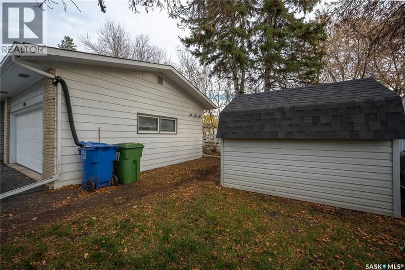 108 Tupper AVENUE — photo 38 of 39