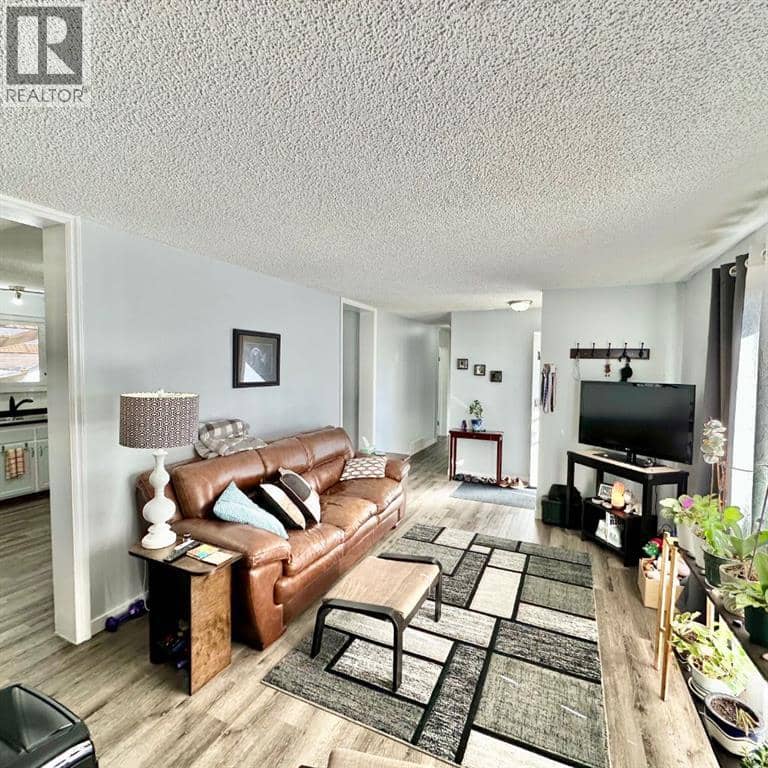 9120 96 Avenue — photo 10 of 40