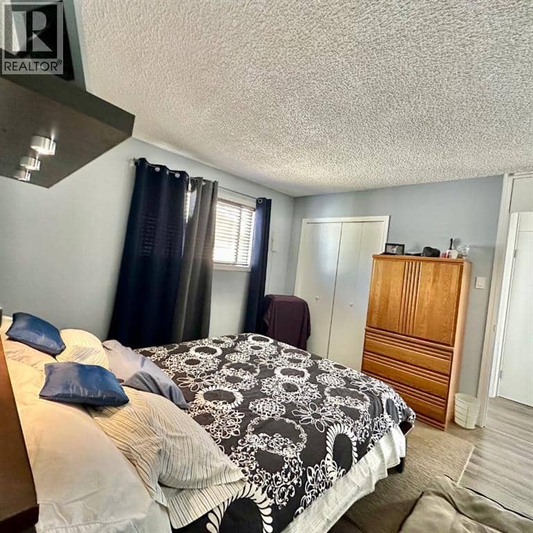9120 96 Avenue — photo 16 of 40