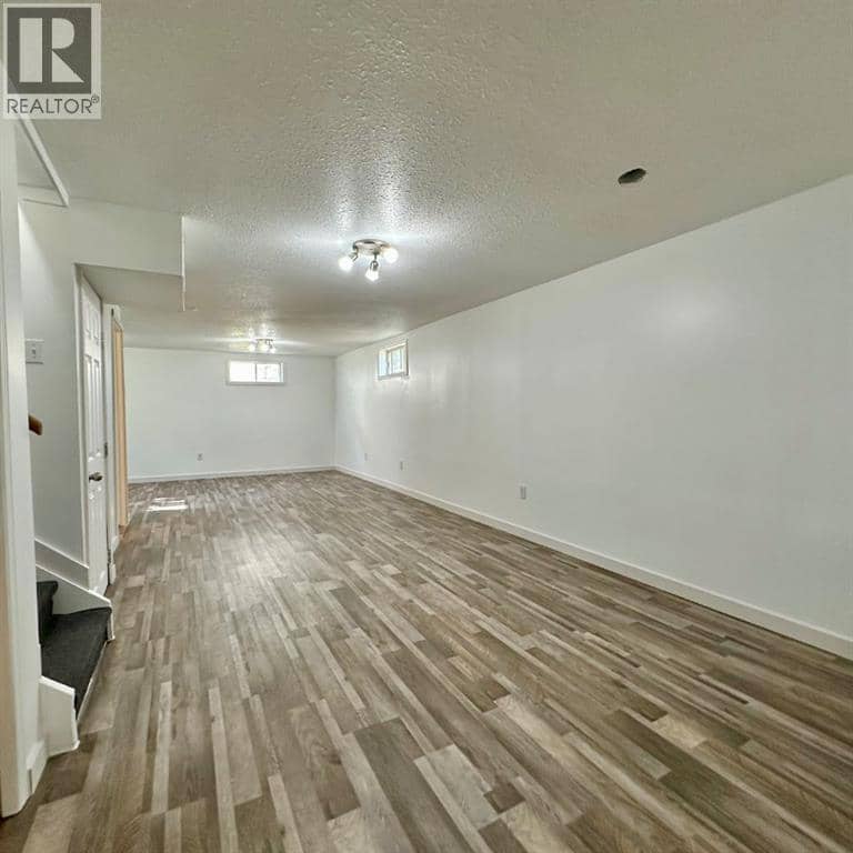9120 96 Avenue — photo 27 of 40