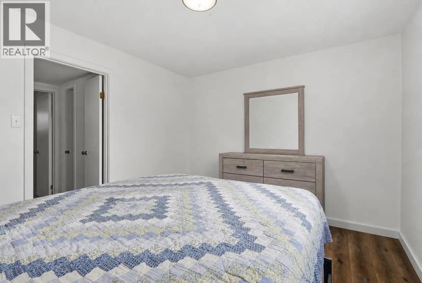 5008 63 Avenue — photo 14 of 22