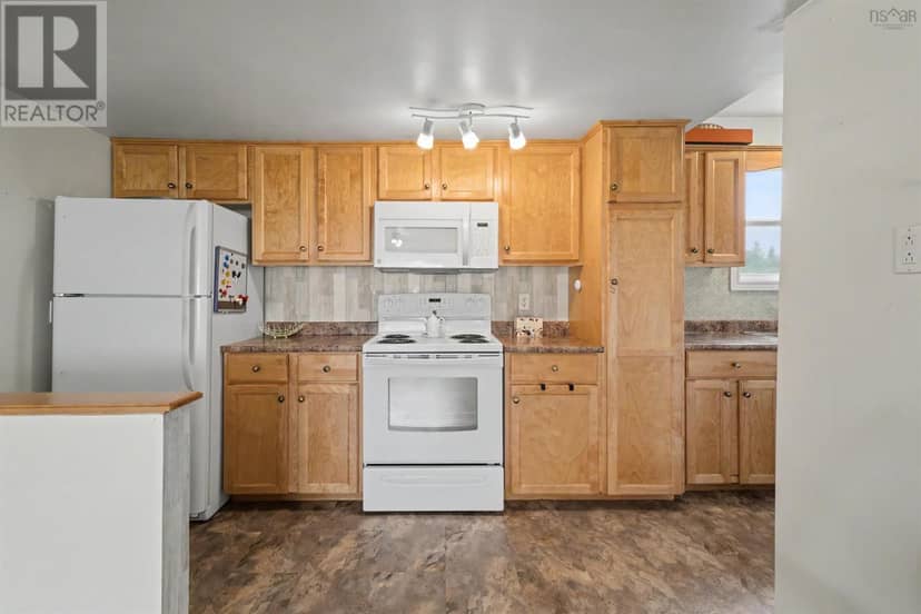 252 Crestdale Drive — photo 5 of 40